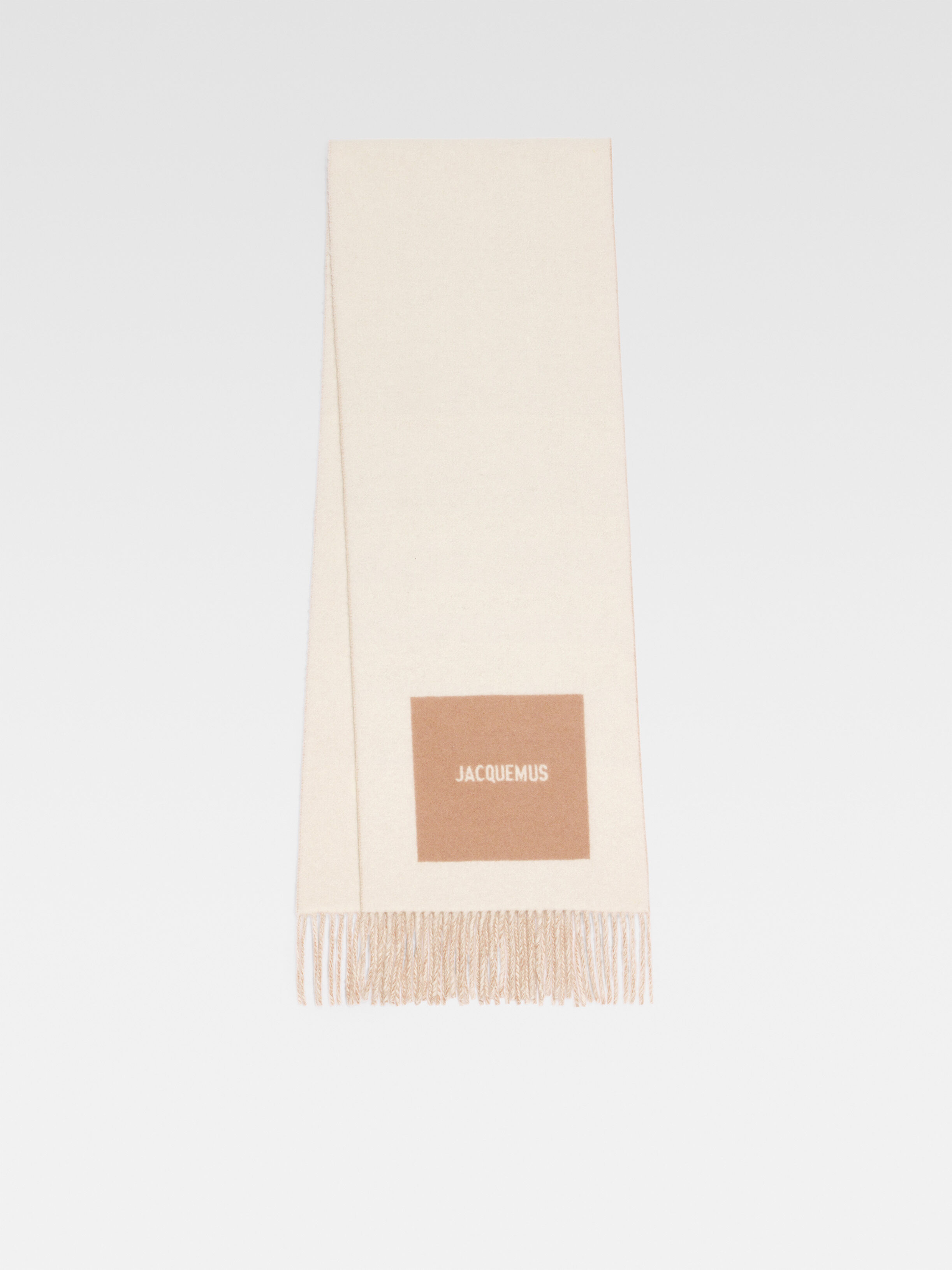 

Шарф с жаккардовым логотипом JACQUEMUS The Rond Carré scarf, цвет Multi-Beige
