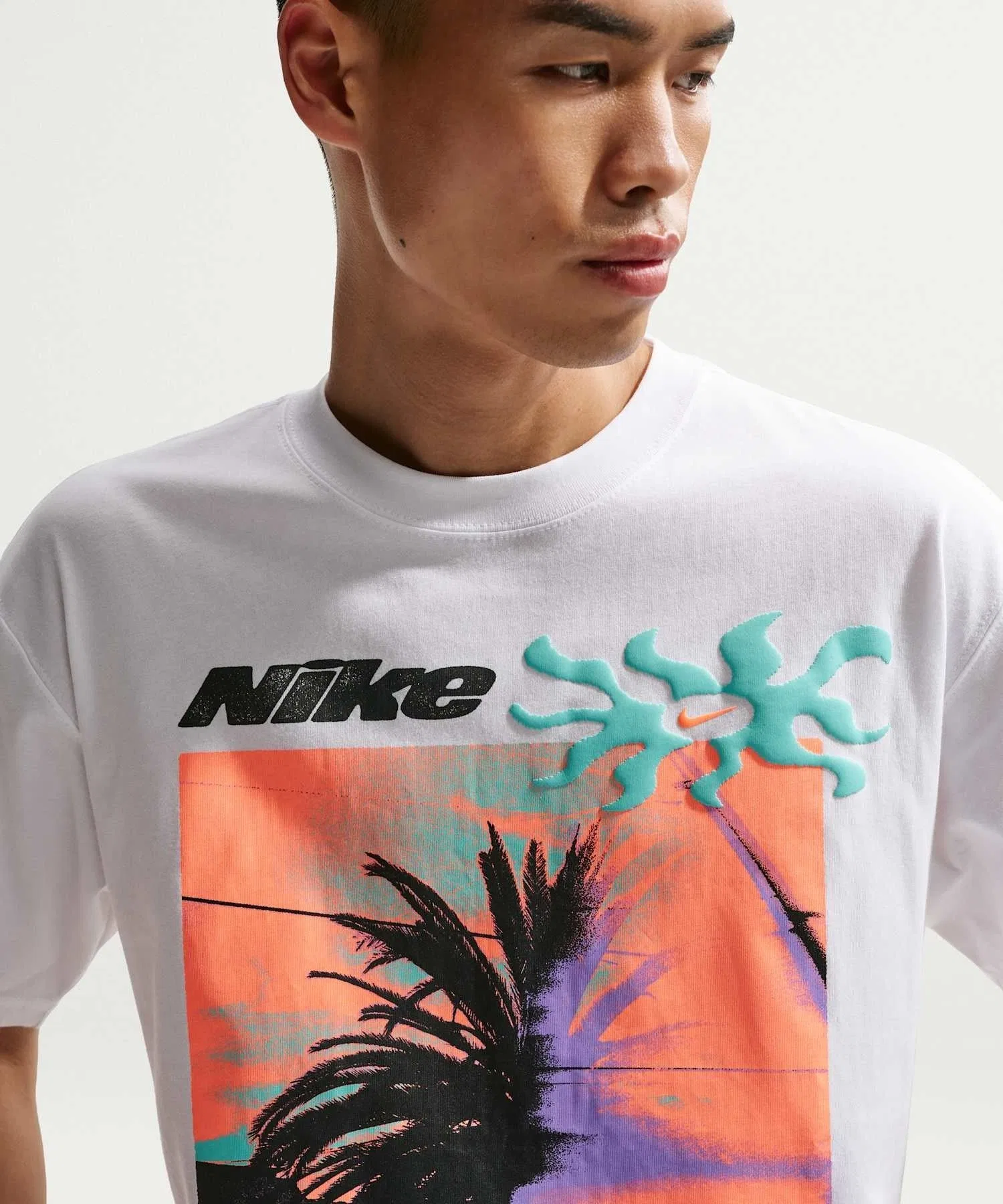 Мужская футболка Nike Sportswear IH1372-100 белая — фото 3