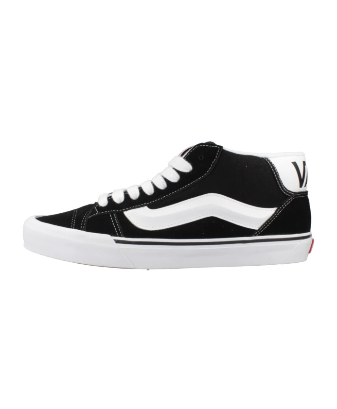 

Улучшите свою игру в кроссовках с Knu Mid Vans, черный