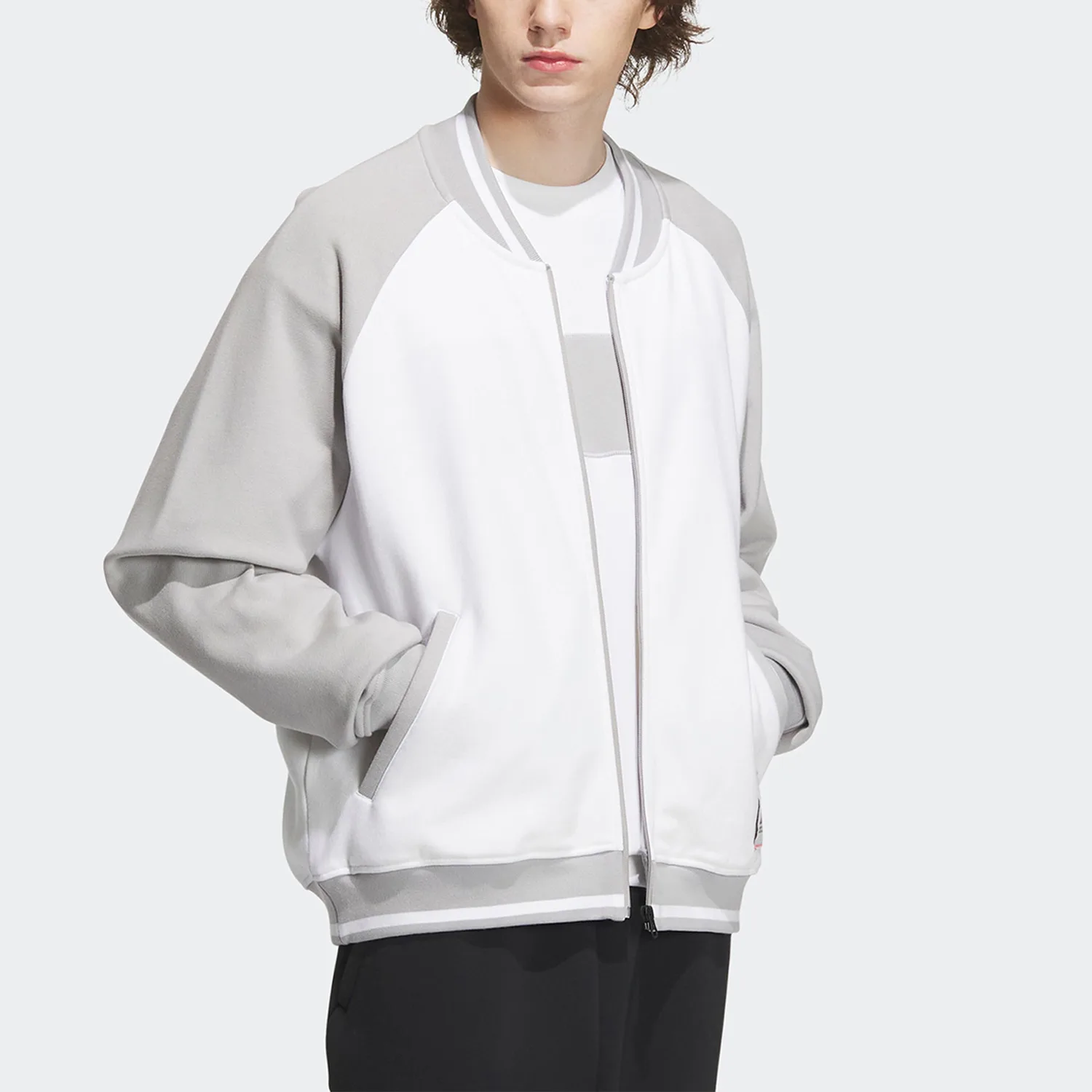 Adidas Куртка унисекс белая светло-серая с V-образным вырезом — фото 4