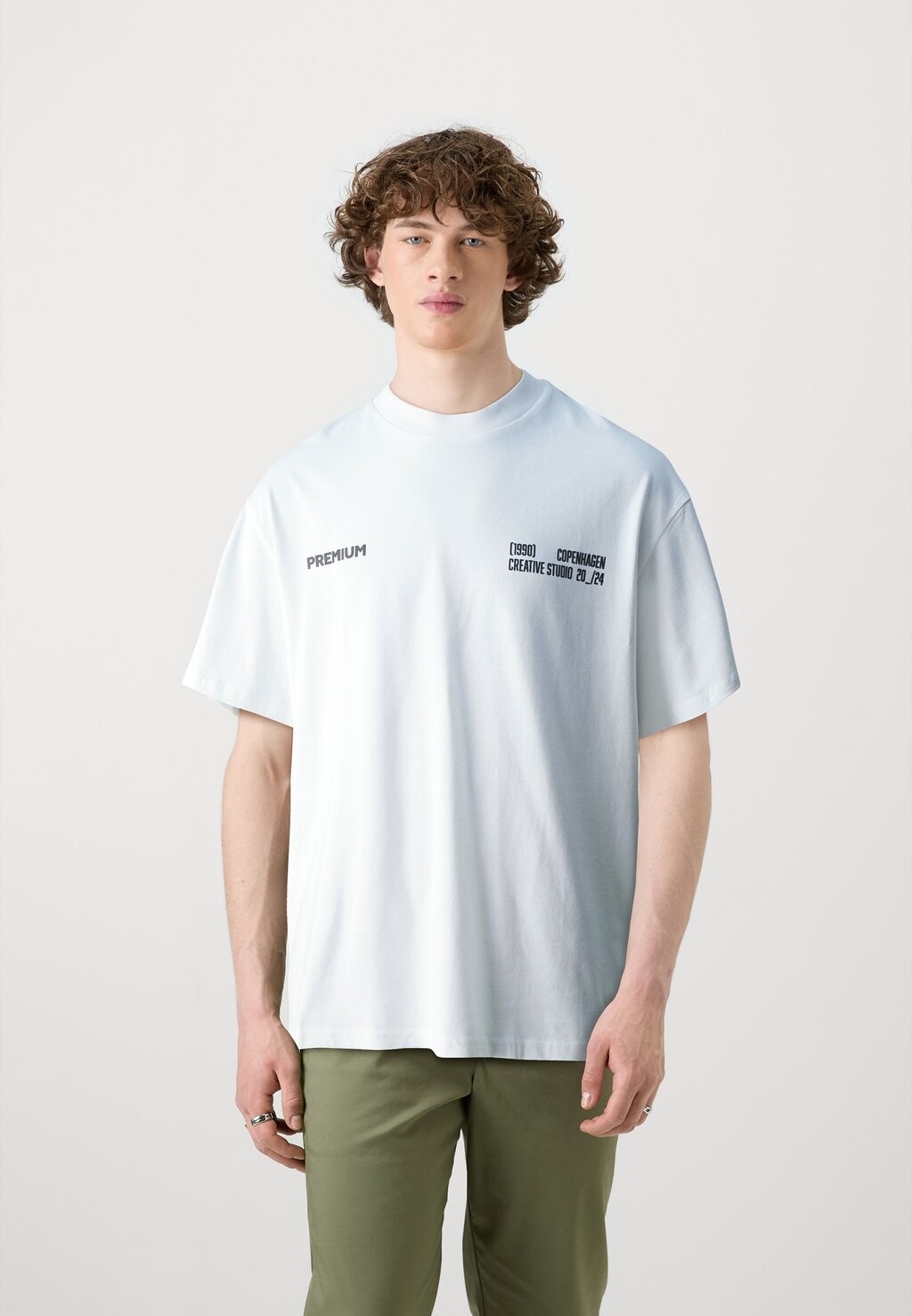 

Футболка с принтом JPRBLAHARVEY BRANDING TEE UNISEX Jack & Jones PREMIUM, белый