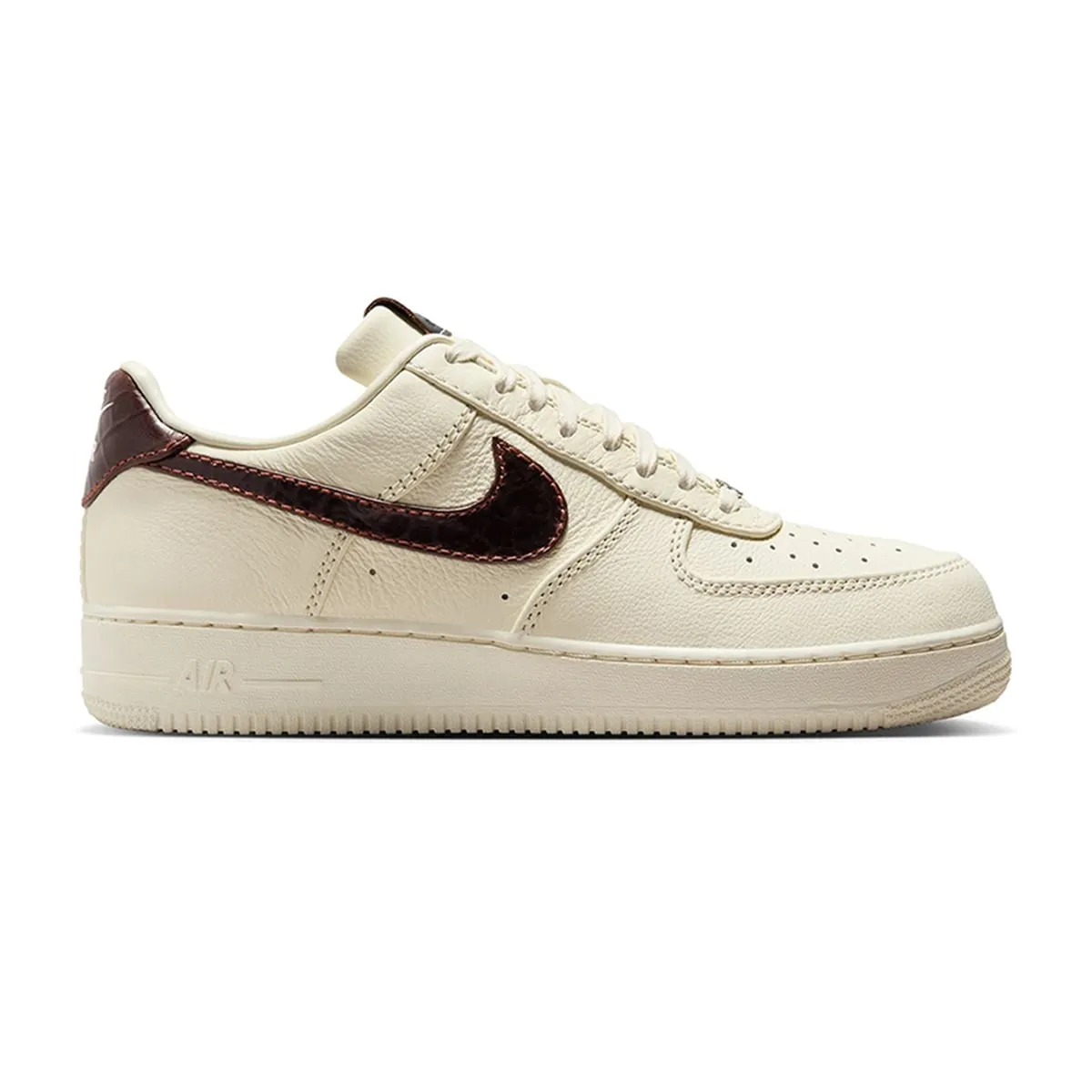 

Мужские повседневные кроссовки AIR FORCE 1 '07 Nike, черный