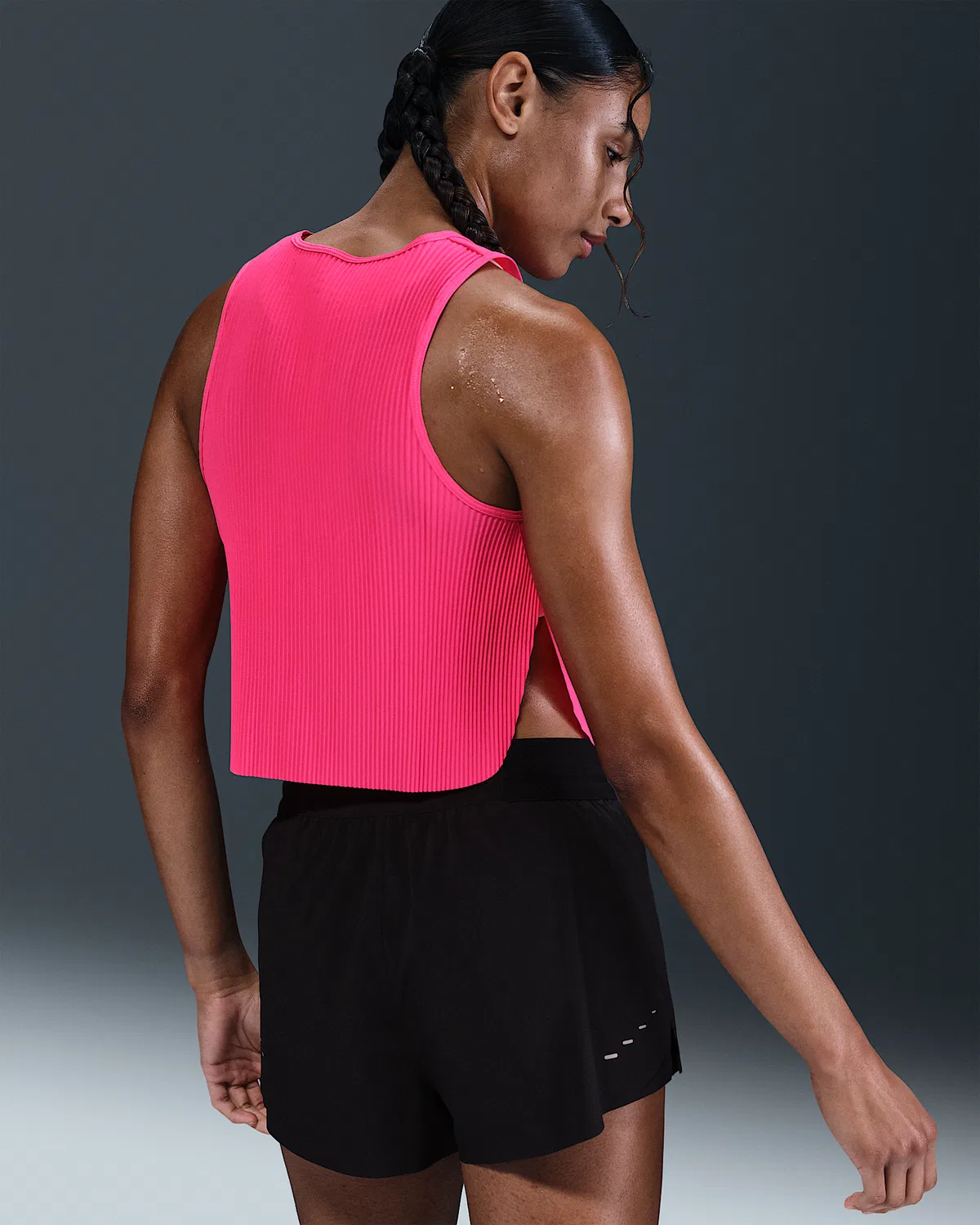 Женский укороченный топ для бега Nike AeroSwift Dri-FIT ADV, Hyper Pink/Black — фото 2