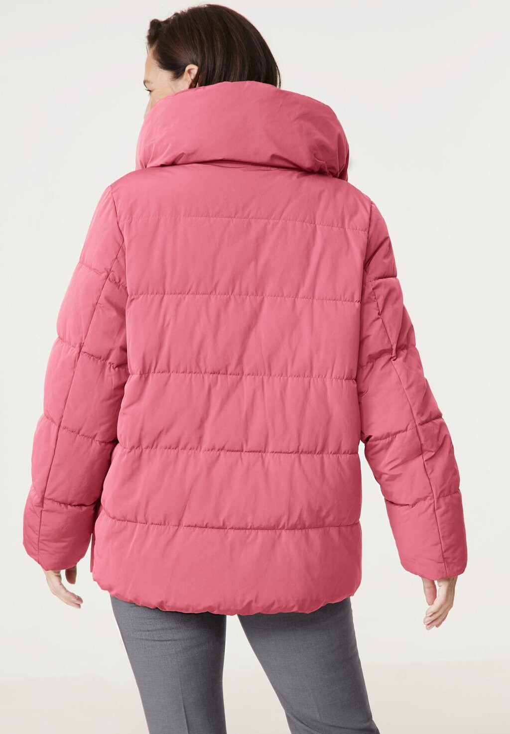 

Зимняя куртка MIT SEITENSCHLITZEN Gerry Weber, розовый