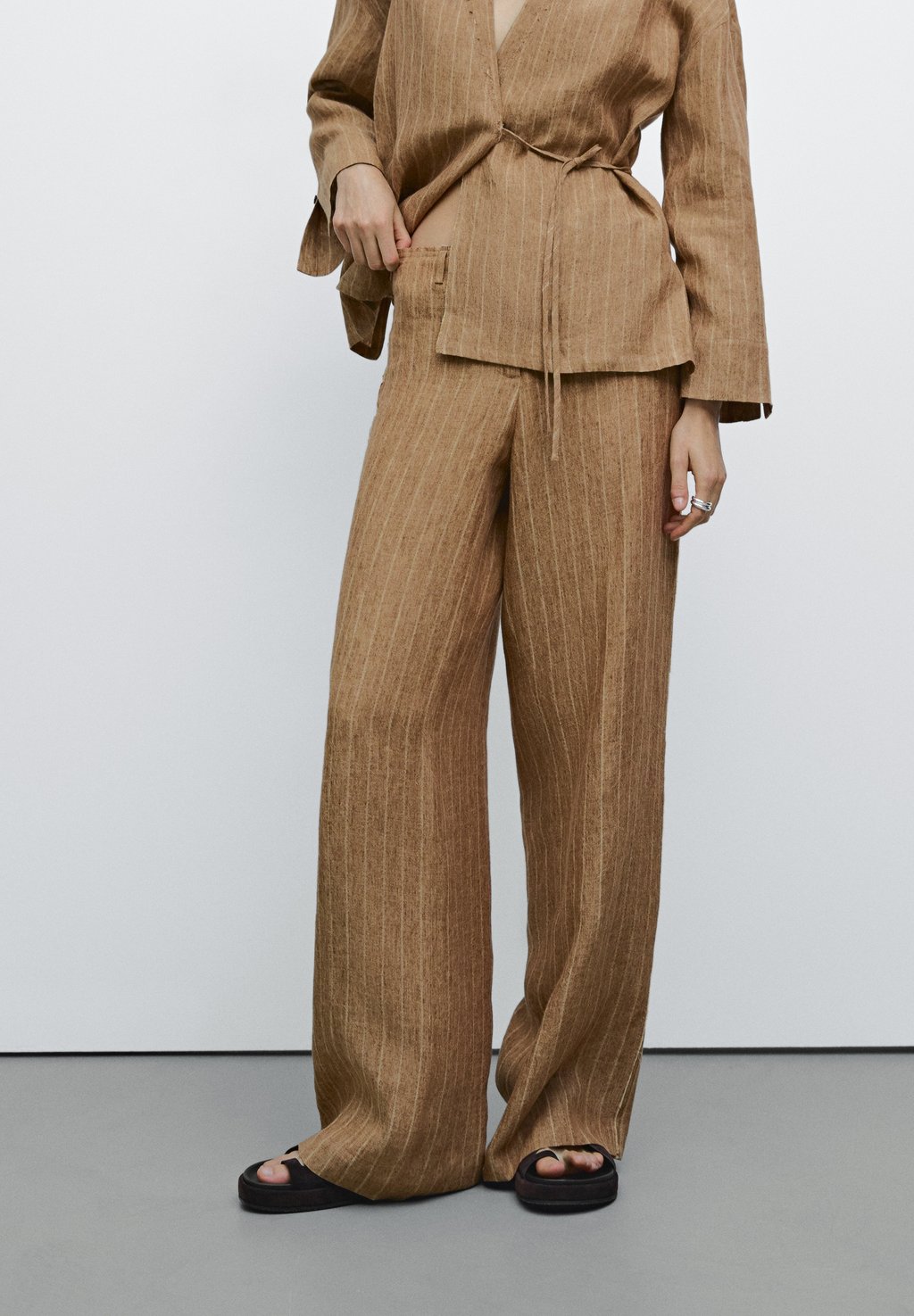 

Брюки STRIPED FLOWING Massimo Dutti, коричневый