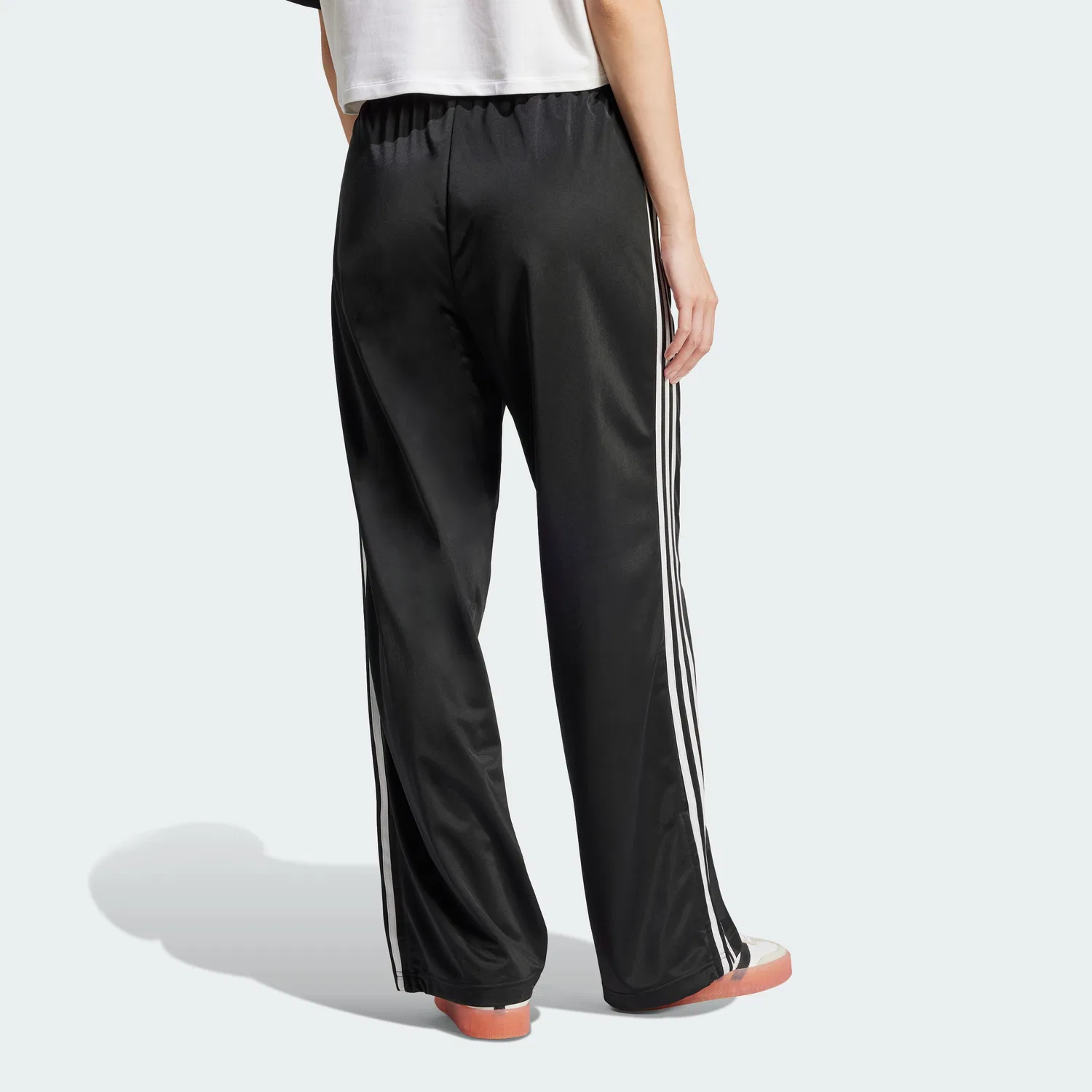 Женские чёрные свободные спортивные брюки Adicolor Classic Firebird от Adidas — фото 2