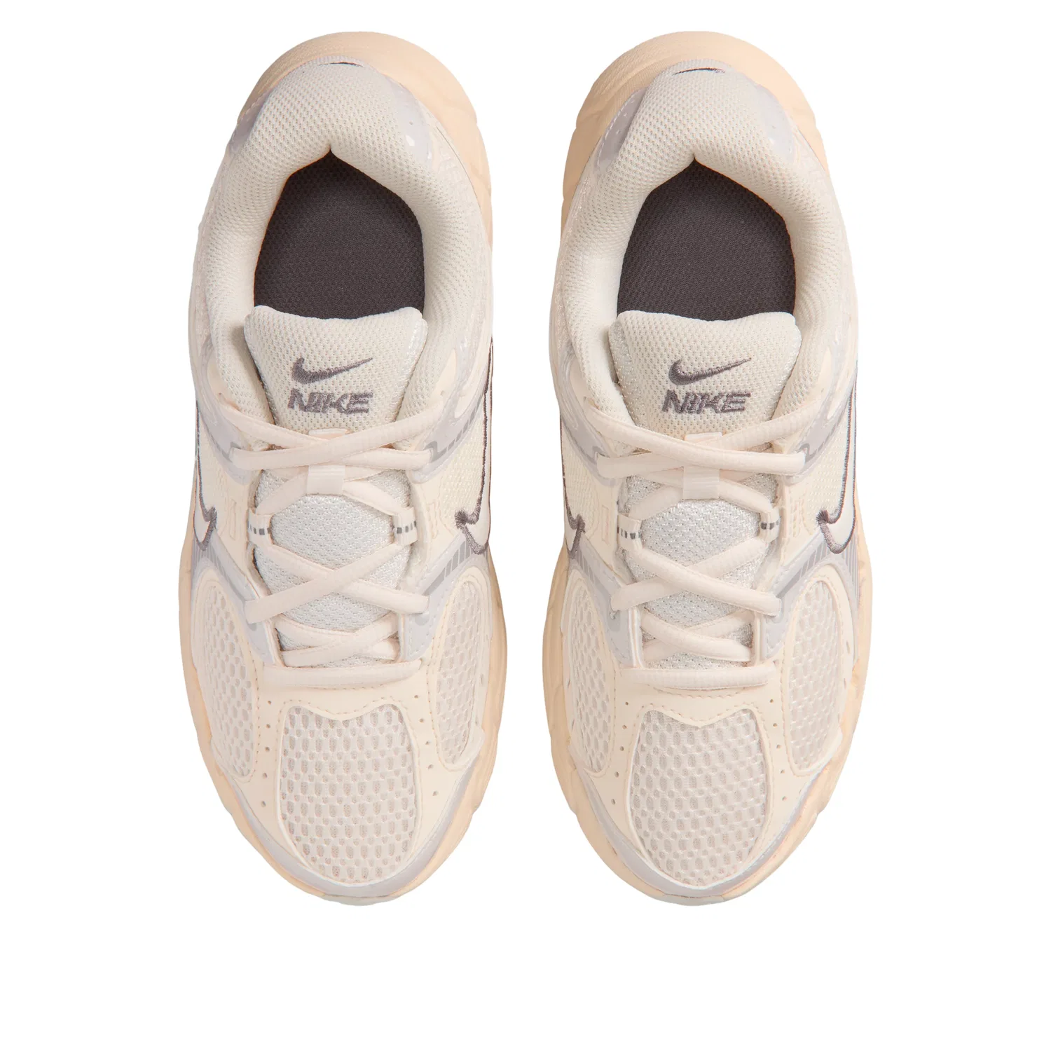 Кроссовки Nike V5 RNR 'Chalk Sail Pencil Point' HQ6411-106, бежевый — фото 2