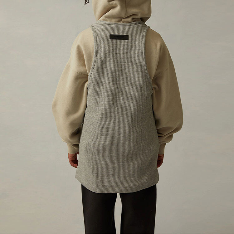 Детский жилет/слинг Fear Of God Essentials, цвет Dark Oatmeal — фото 4