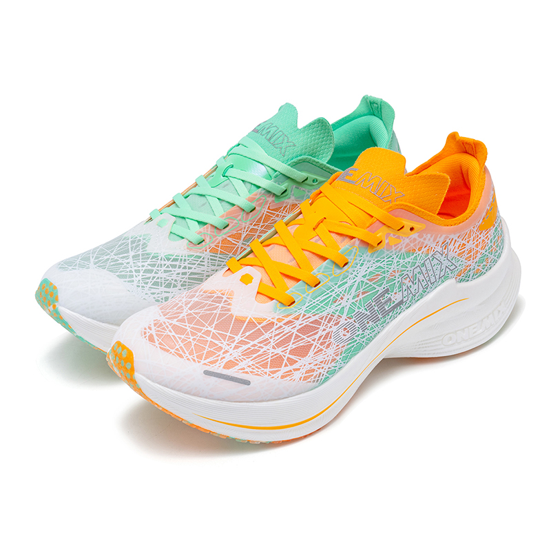 

ONEMIX Беговые кроссовки Chasing Light Unisex Cherish Orange Green - Chasing Orange Green Mismatched, цвет Chasing Orange Green Mismatched