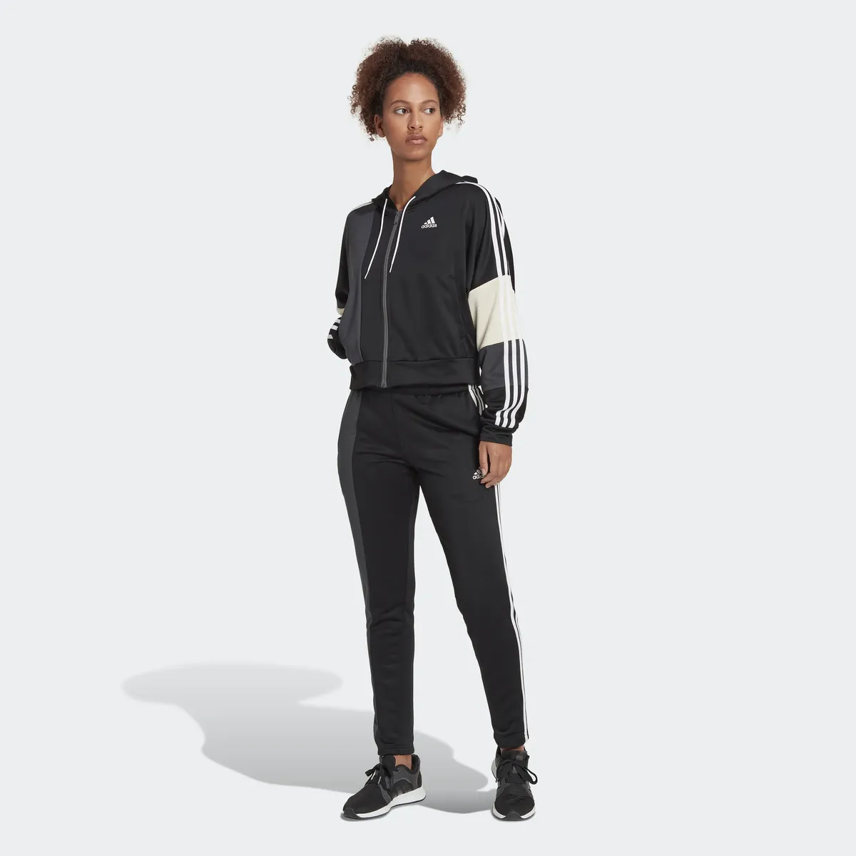 

Спортивный костюм Adidas Sportswear "BOLD BLOCK" (2 шт.), черный