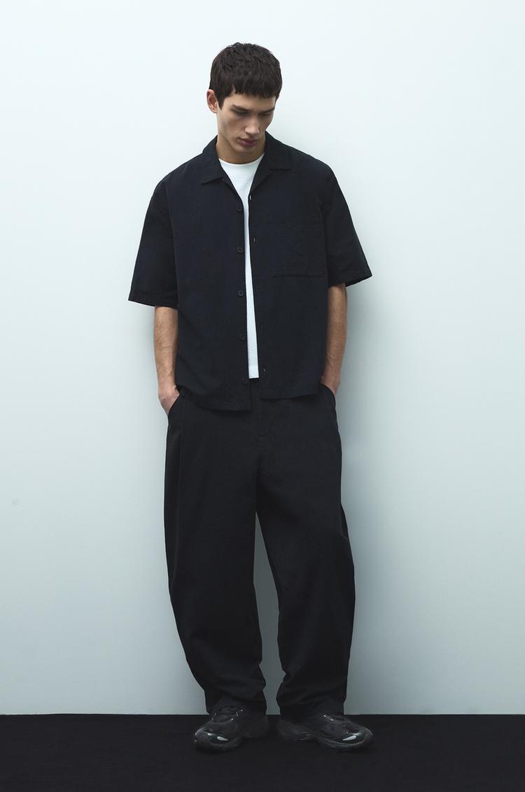 

Умные брюки Pull And Bear, черный
