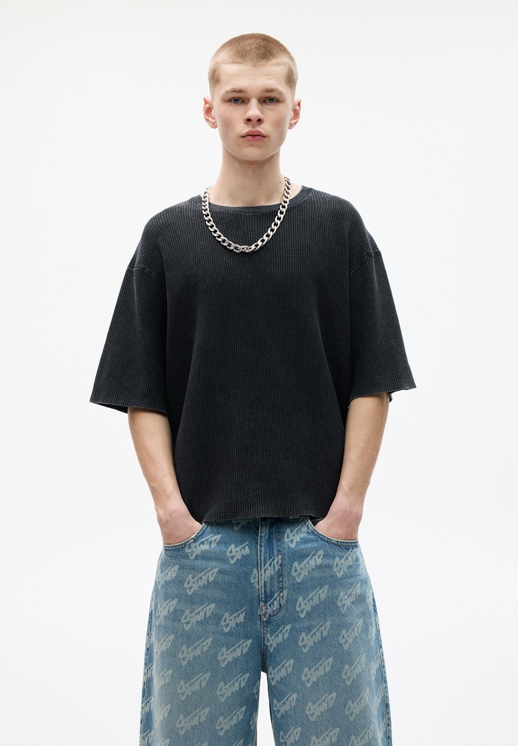 

Базовая футболка PULL&BEAR, черный