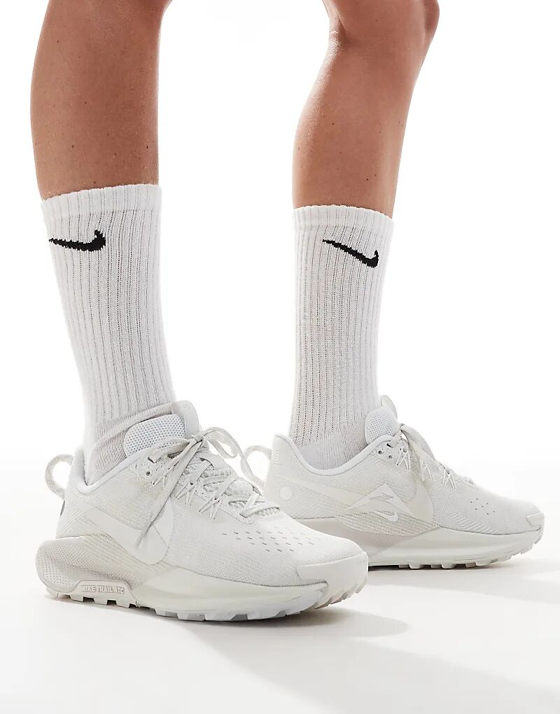 Кроссовки ReactX Pegasus Trail 5 белого цвета Nike Running