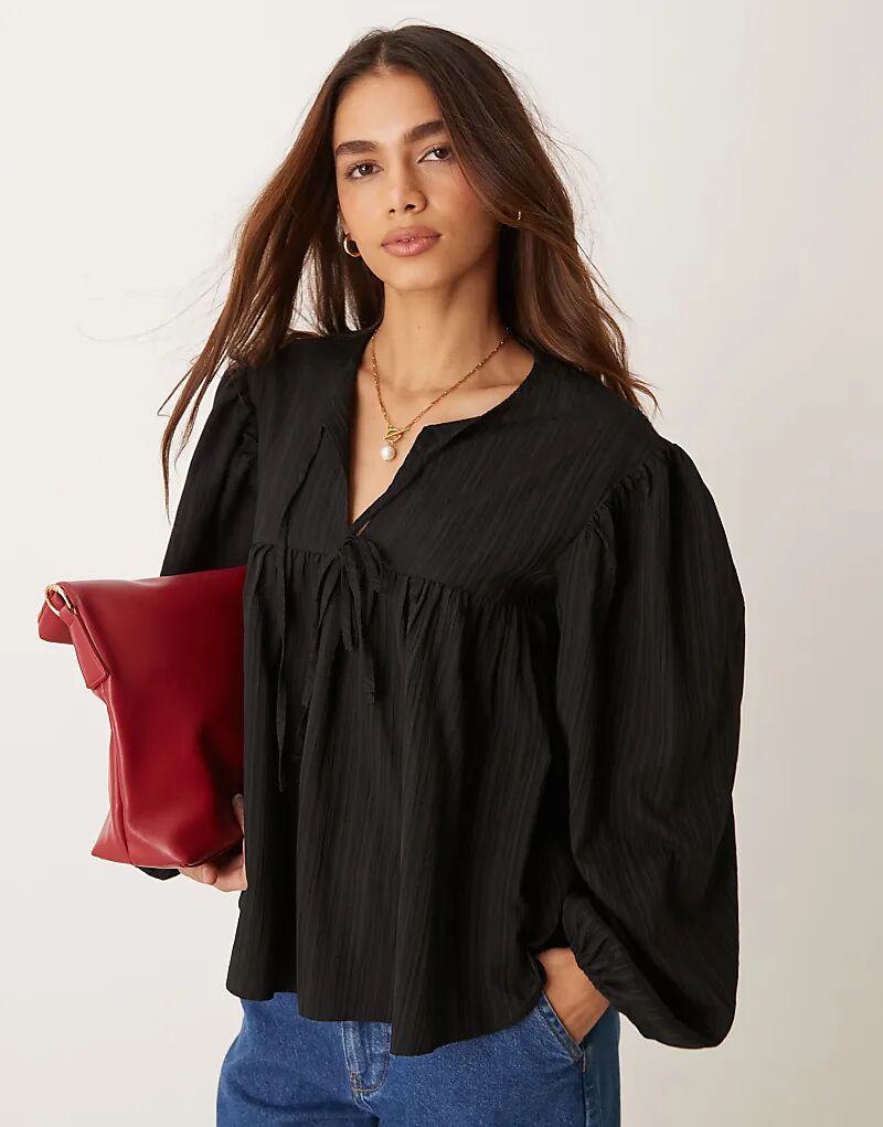 

Жаккардовый топ с завязкой на шее черного цвета ASOS DESIGN