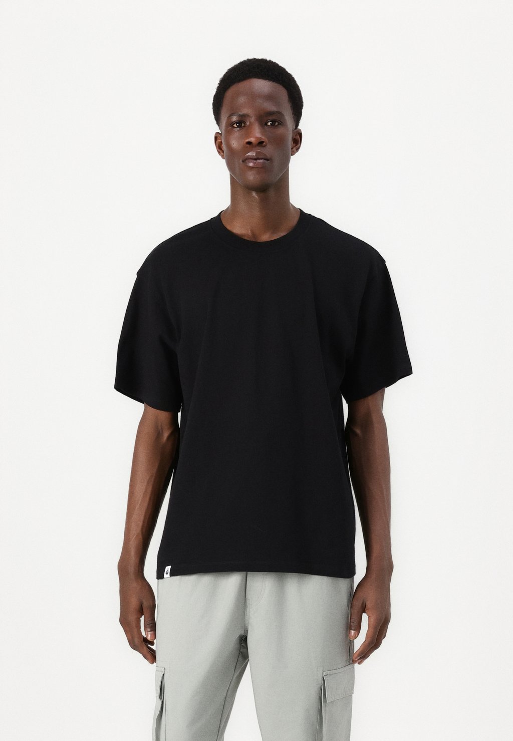 

Базовая футболка OVERSIZE BASIC UNISEX Edwin, черный