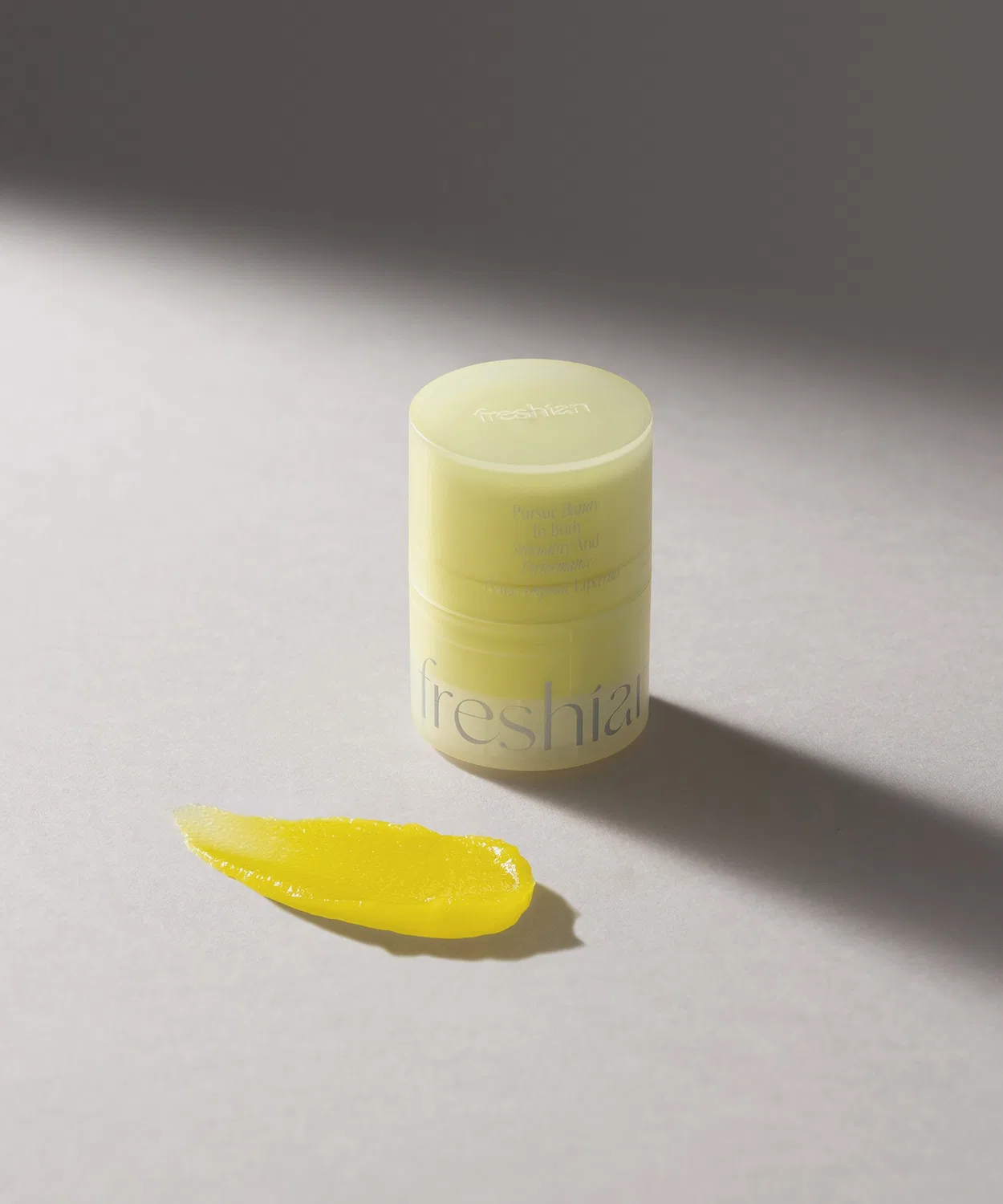 Бальзам для губ Freshian Vitamin Ampoule Lip Cerin с витаминами и керамидами, 12 часов увлажнения — фото 2