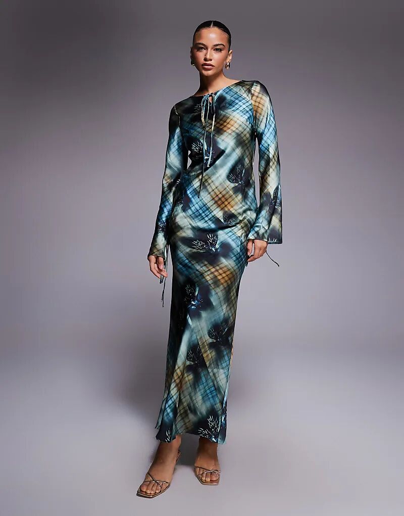 

Платье макси Daska из атласа с принтом в кобальтово-синий цвет с абстрактным рисунком в клетку