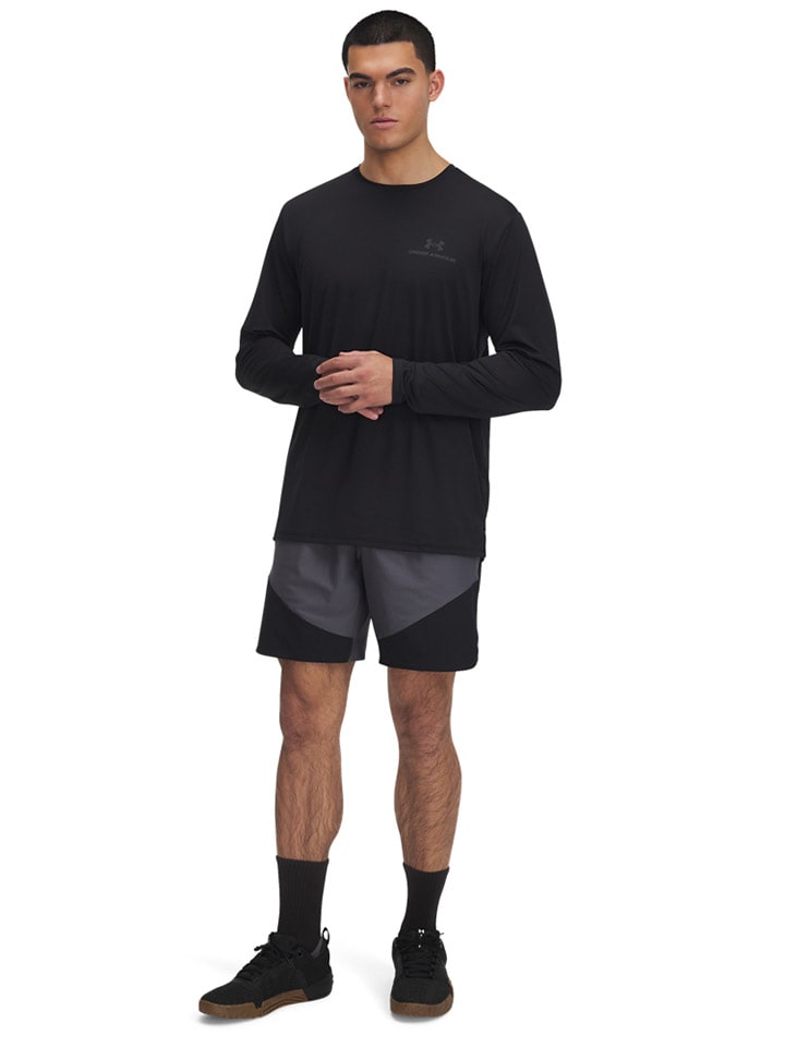 

Серые тренировочные шорты Under Armour