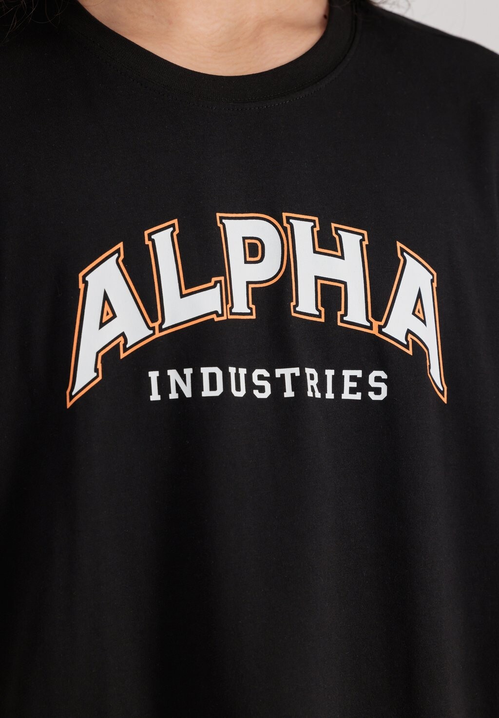 

Футболка с принтом COLLEGE Alpha Industries, черный