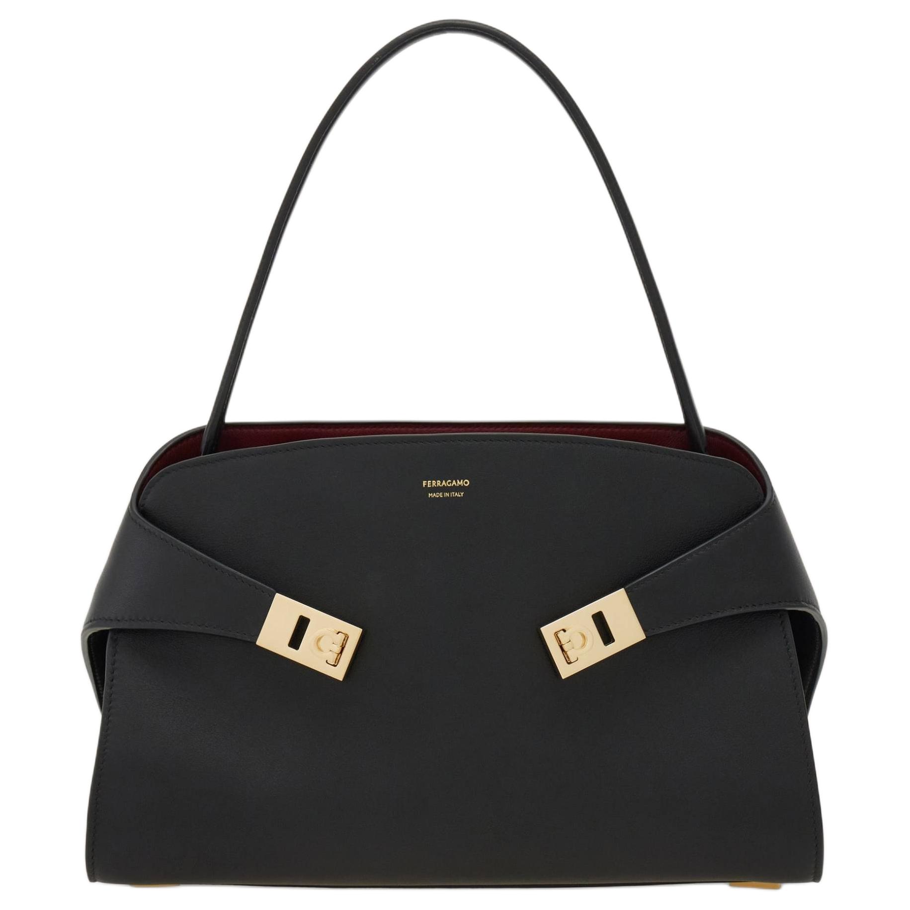

Ferragamo Женская черная кожаная сумка кросс-боди