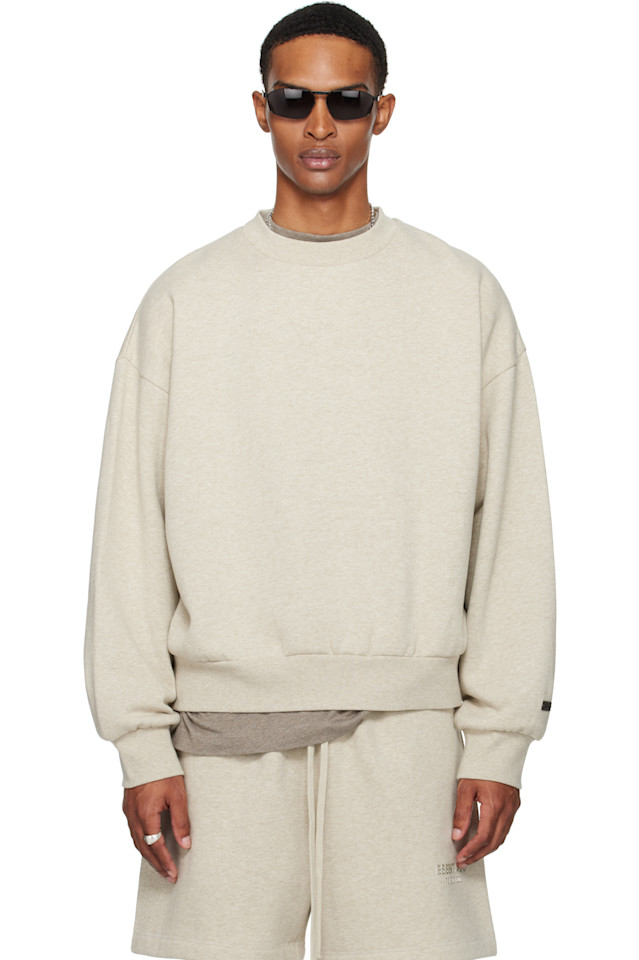 

Классический флисовый свитшот с круглым вырезом Fear Of God Essentials, серый