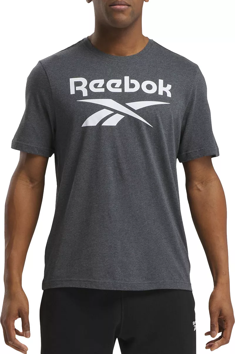 

Мужская футболка с большим логотипом Reebok Identity и графическим рисунком, темно-серый