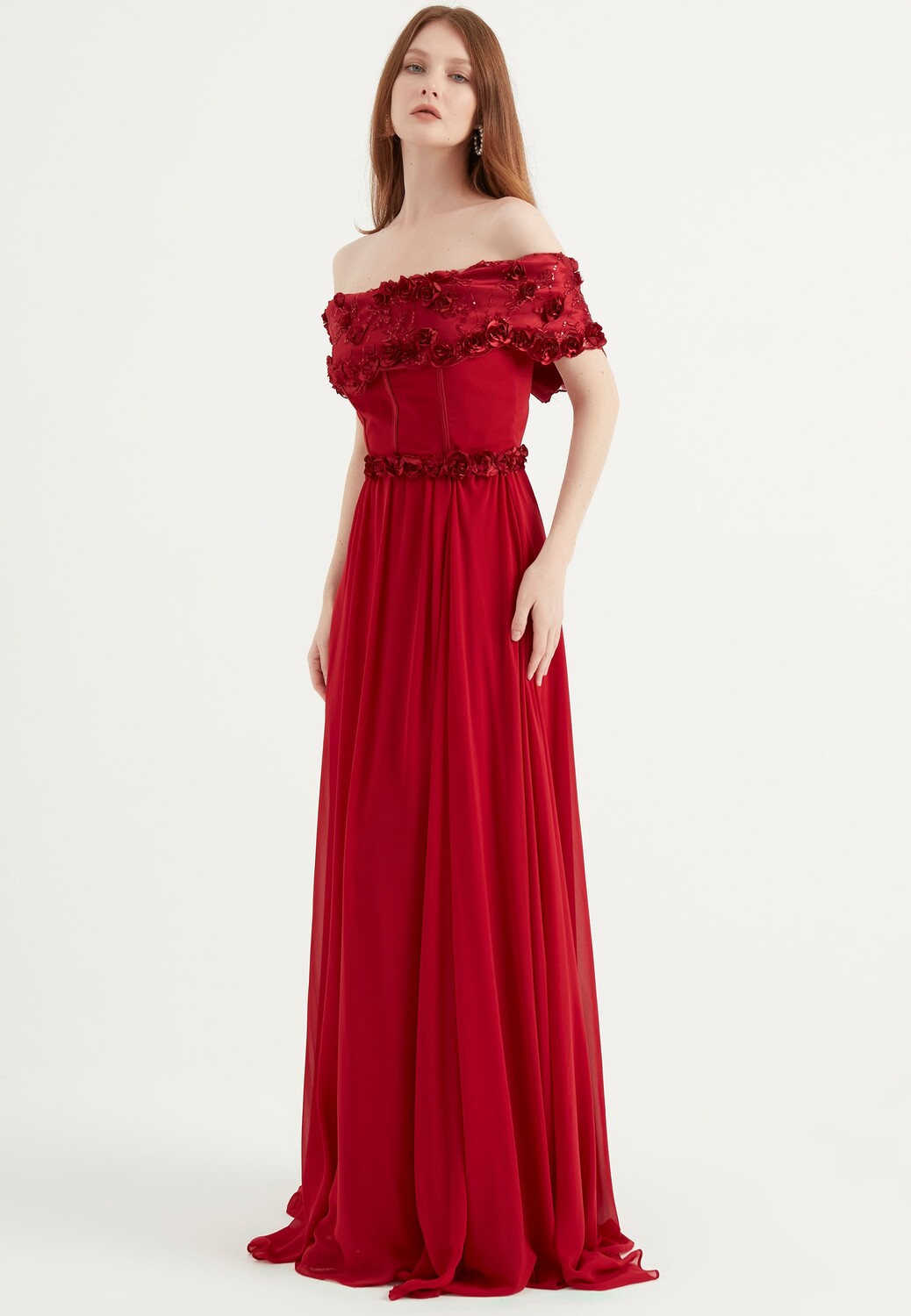 

Длинный халат robe de soirée с цветочным принтом Herita, красный