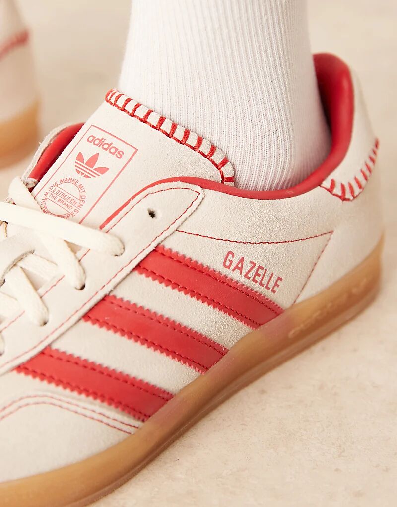 Кроссовки adidas Originals Gazelle Indoor кремового и красного цветов — фото 4