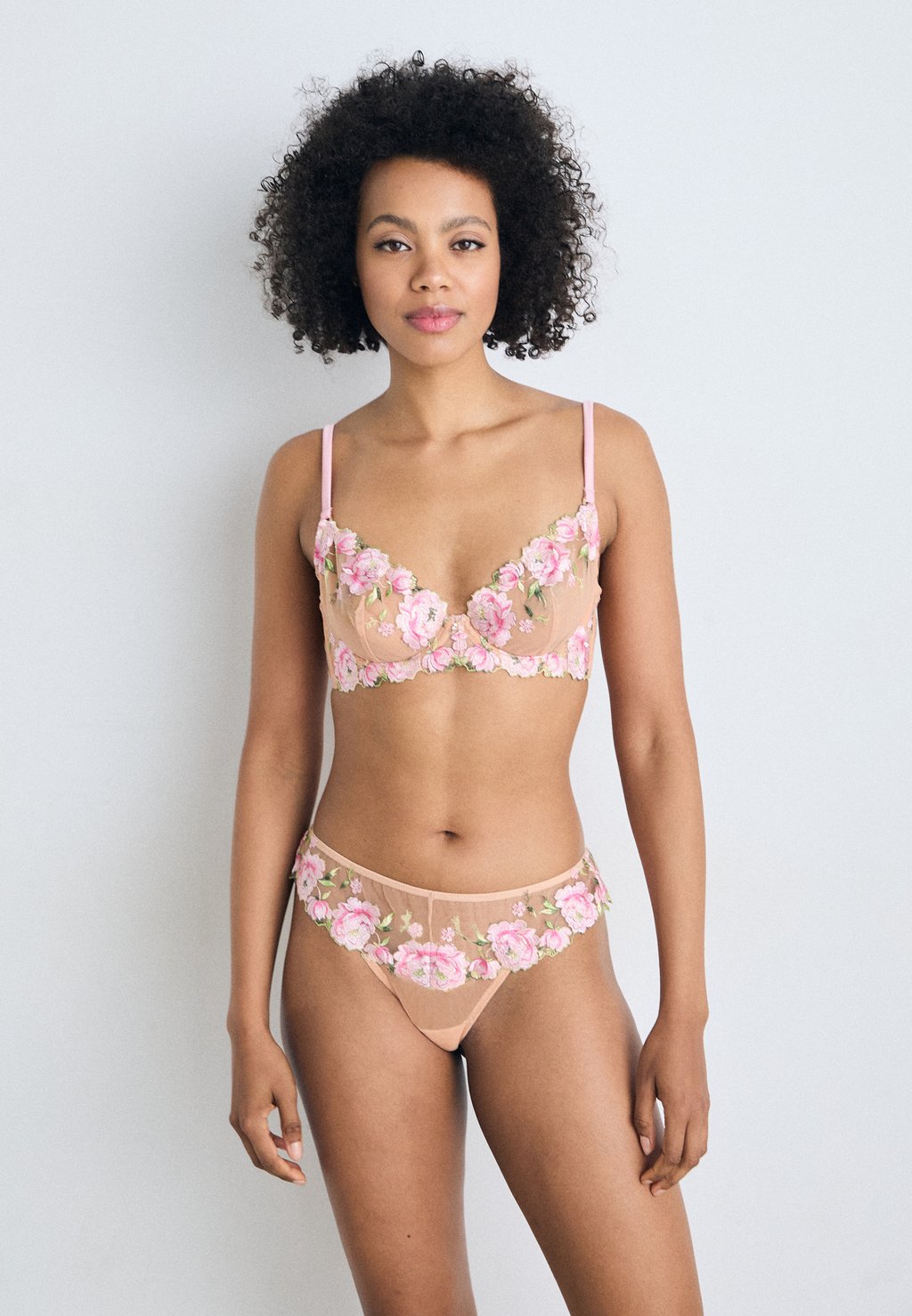 

Бюстгальтер на косточках LOREDANA WIRED BALCONY Guess, розовый