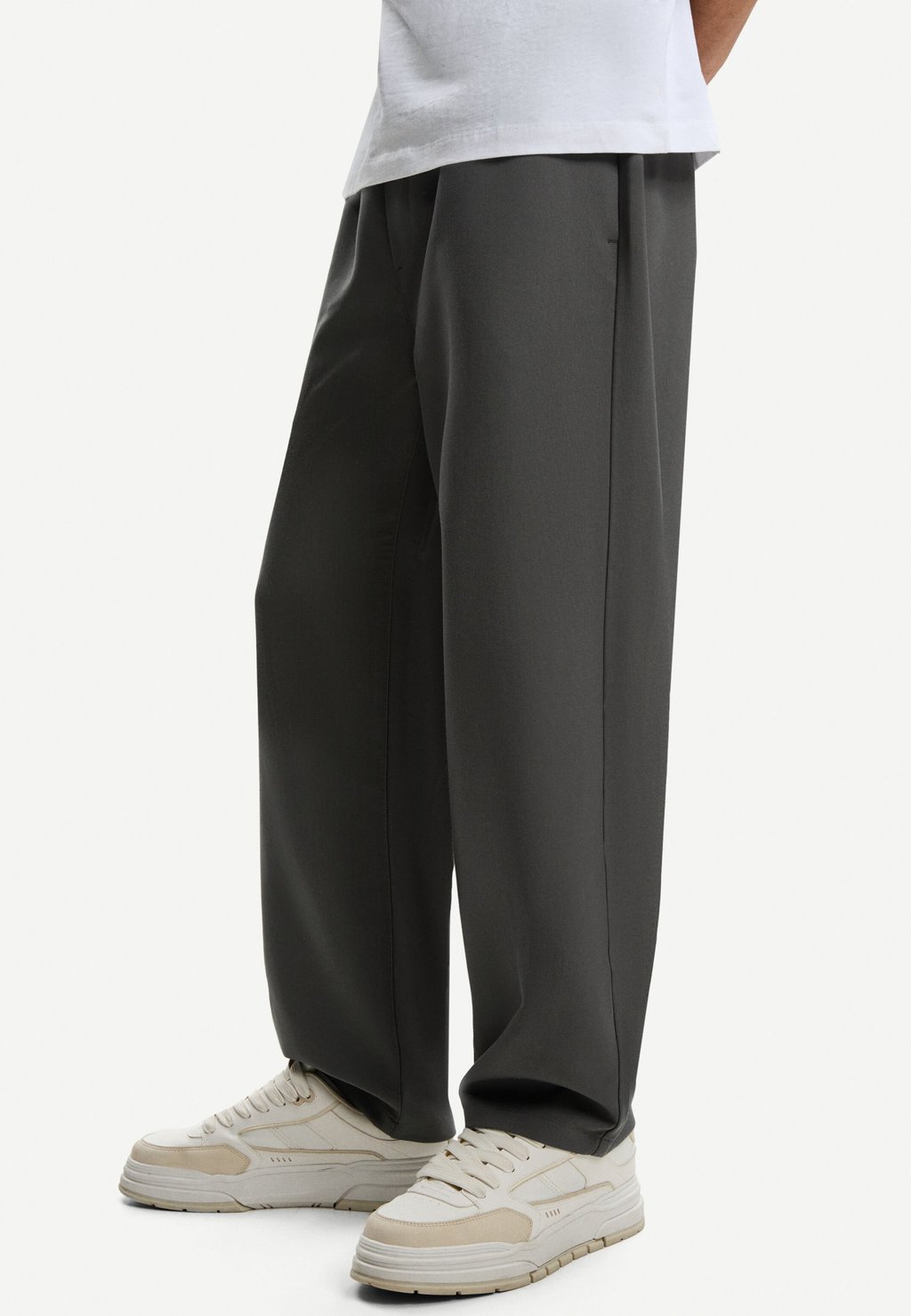 

Спортивные штаны TAILORED FIT Bershka, темно-серый