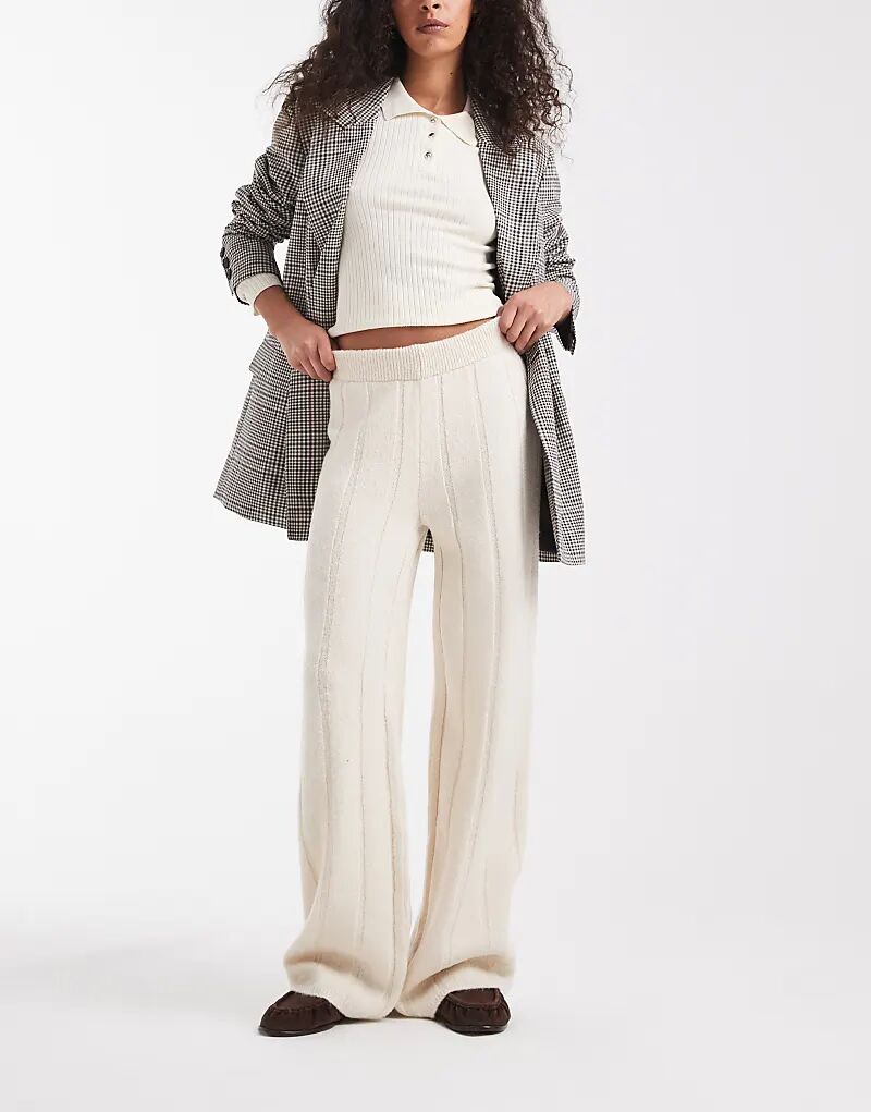 

Брюки ASOS DESIGN пушистые трикотажные в рубчик в цвете экрю