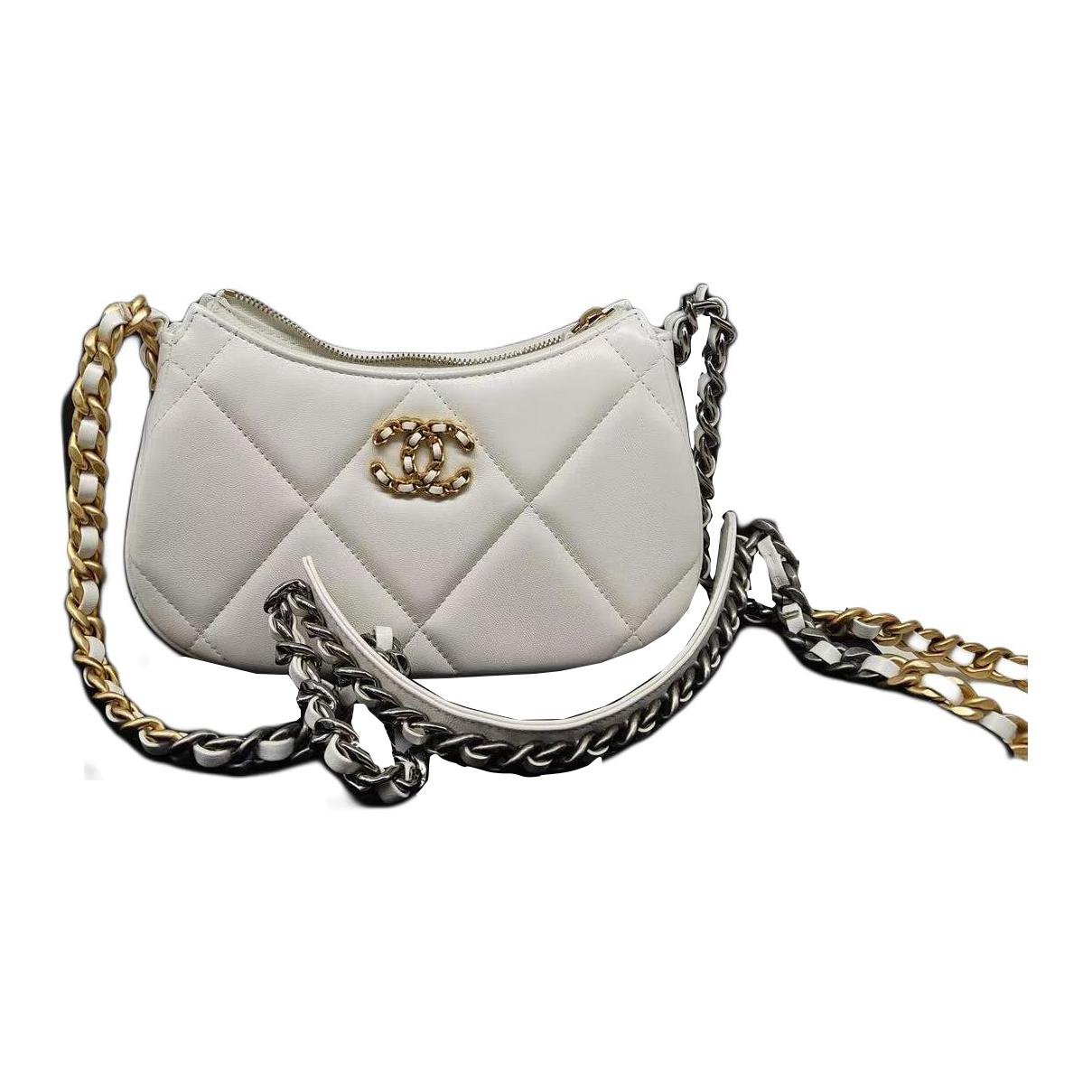 

CHANEL Сумка через плечо из овчины женская белая