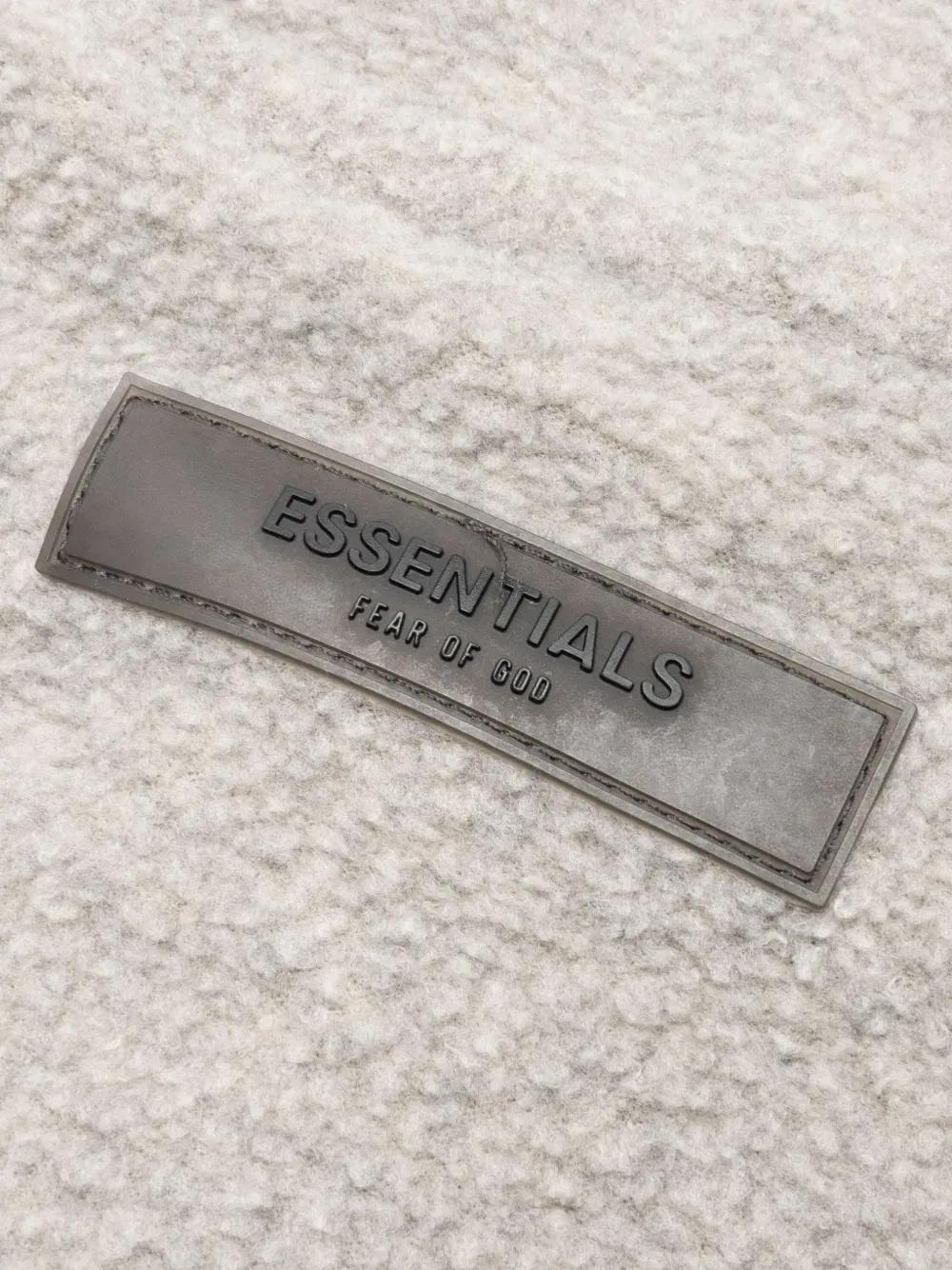 Свитер с застежкой-молнией до середины груди Fear Of God Essentials Kids, нейтральный — фото 3
