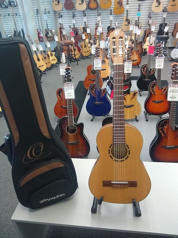 

Акустическая гитара Ortega 3/4 Classical Guitar RC122