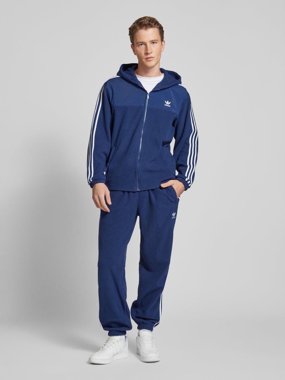 

Толстовка с застежкой-молнией adidas Originals