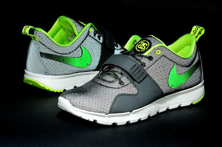 

Кроссовки Stussy x Trainerendor 'Black Volt', черный