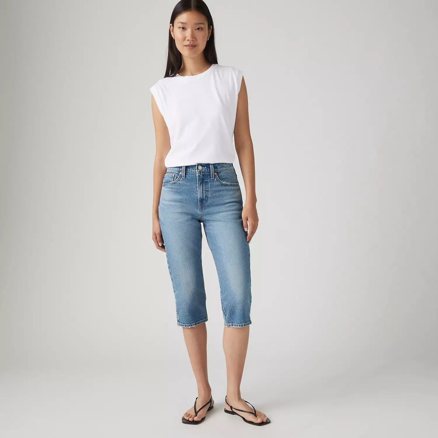 

Женские джинсы Wedgie Capri Levi's, цвет Next Saturday - Medium Wash
