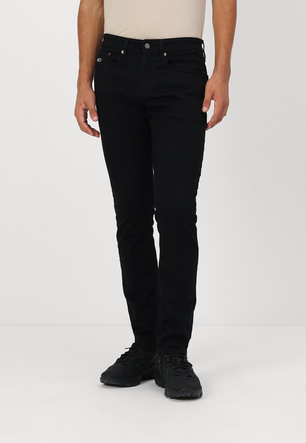

Джинсы зауженного кроя AUSTIN Tommy Jeans, черный деним