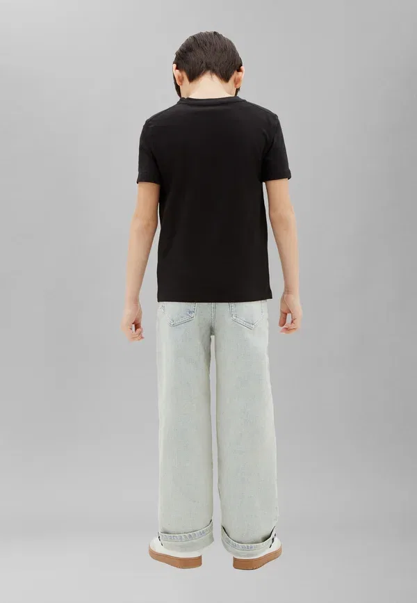 Футболка Calvin Klein Jeans, цвет черный — фото 2