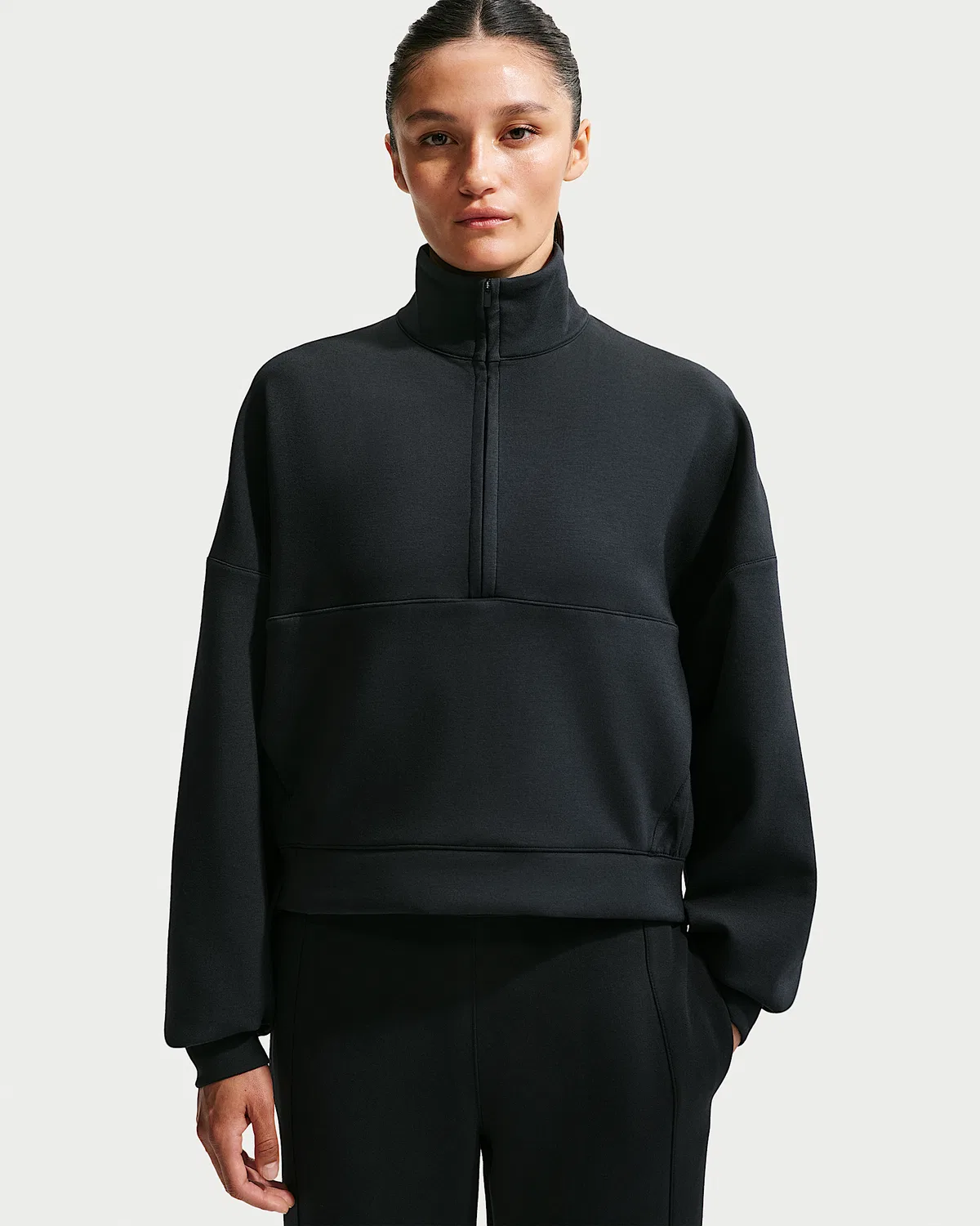 Женская футболка Nike 24.7 ImpossiblySoft Dri-FIT Oversized 1/2-Zip, Black/Dark Smoke Grey