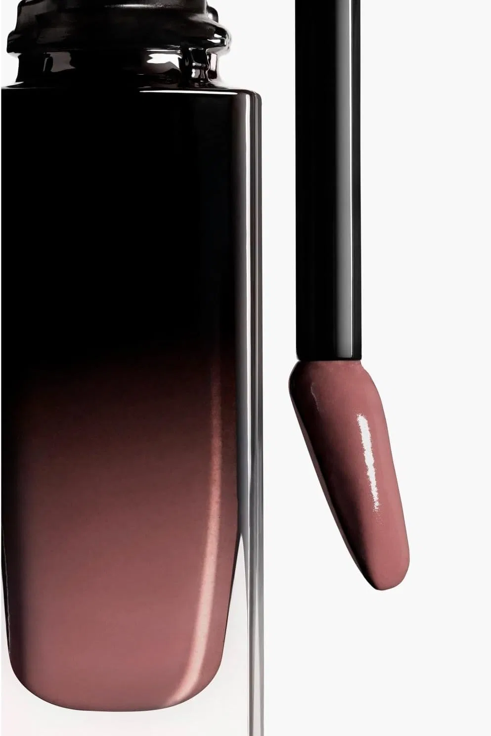 Жидкая помада CHANEL Rouge Allure Laque Ultimate 5.5 мл — фото 2