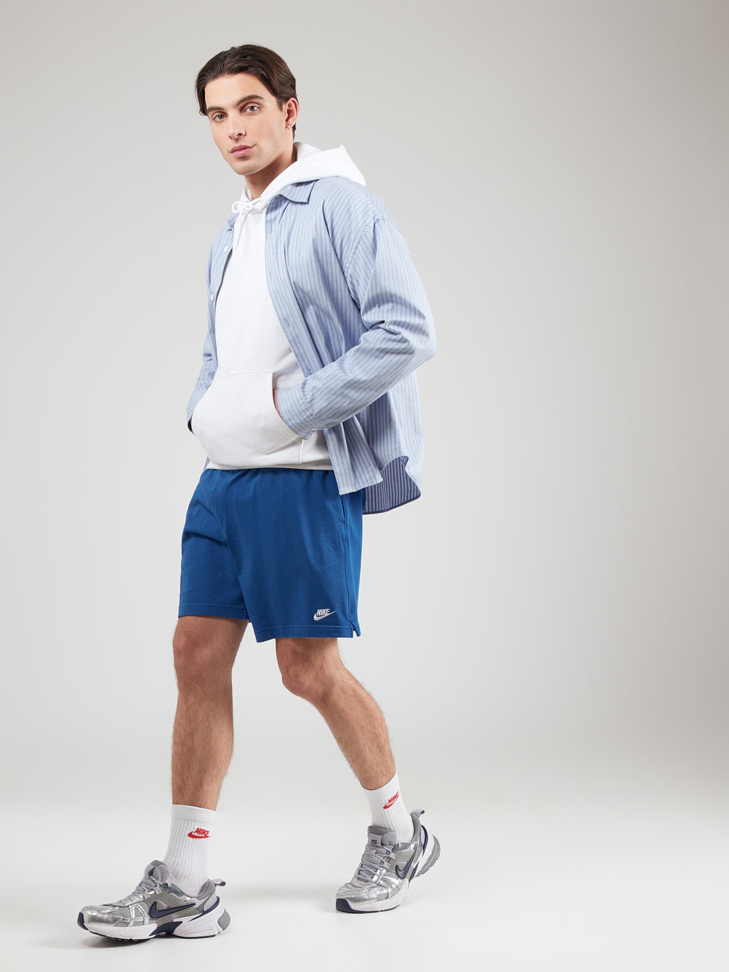 Nike Sportswear Толстовка 'CLUB' в белом цвете — фото 4
