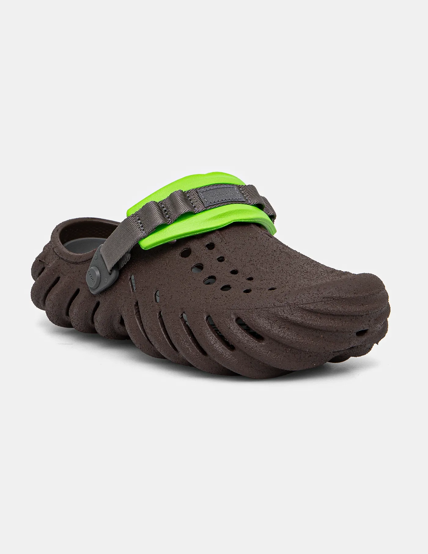 

Шлепанцы Echo Sandstorm Clog Crocs, коричневый