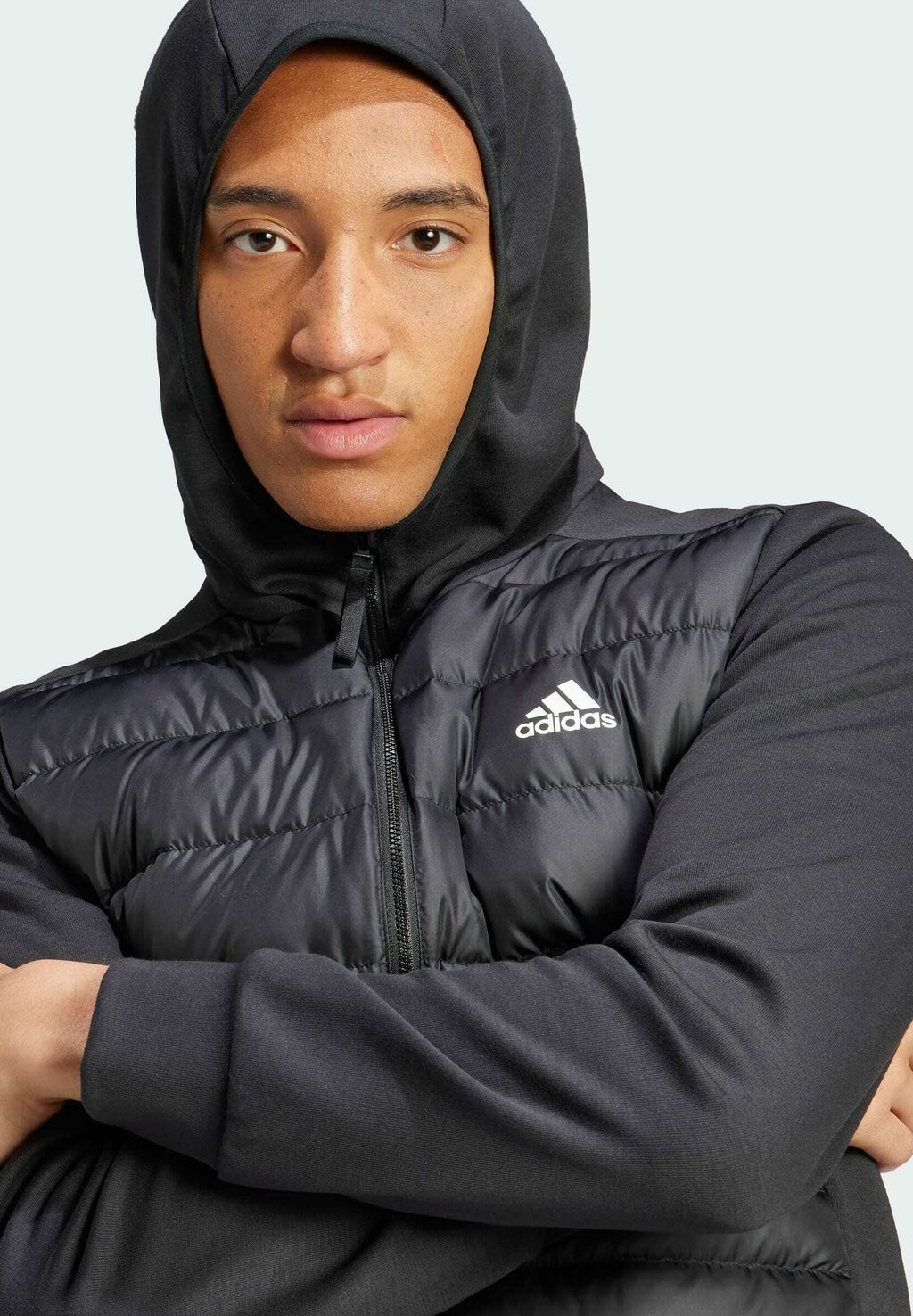 

Пуховик adidas Sportswear, черный
