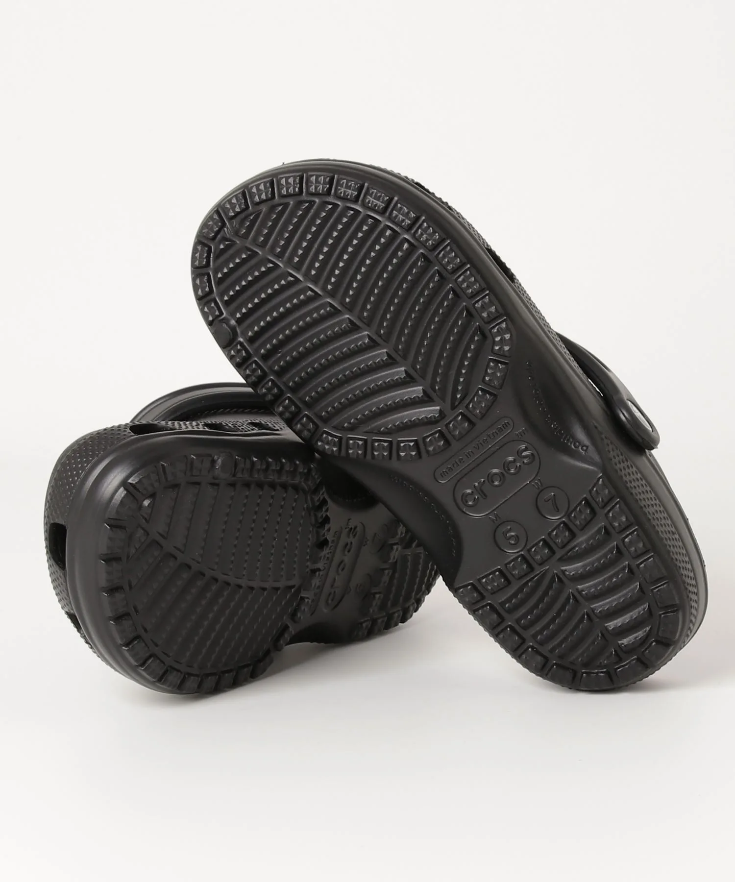 Универсальные сандалии Crocs Classic черные — фото 4