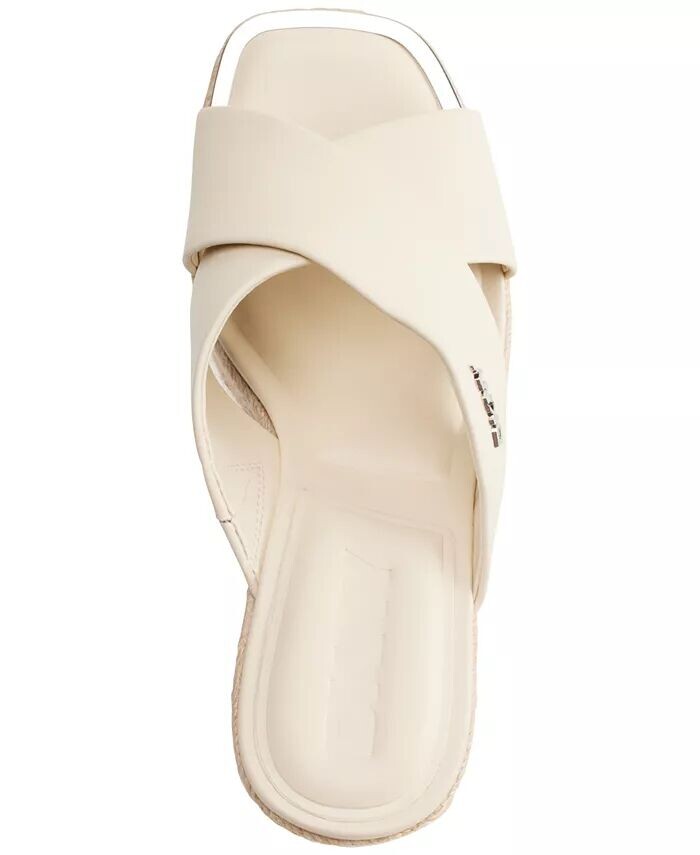 Женские сандалии Maryn Crossband Espadrille на платформе и танкетке DKNY, коричневый/бежевый — фото 4