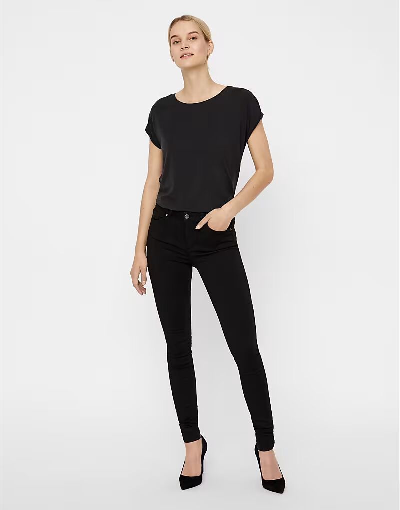 

Джинсы Vero Moda Slim fit черного цвета