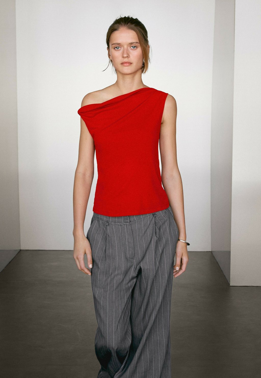 

Топ DRAPED WITH KNOT DETAIL Massimo Dutti, красный