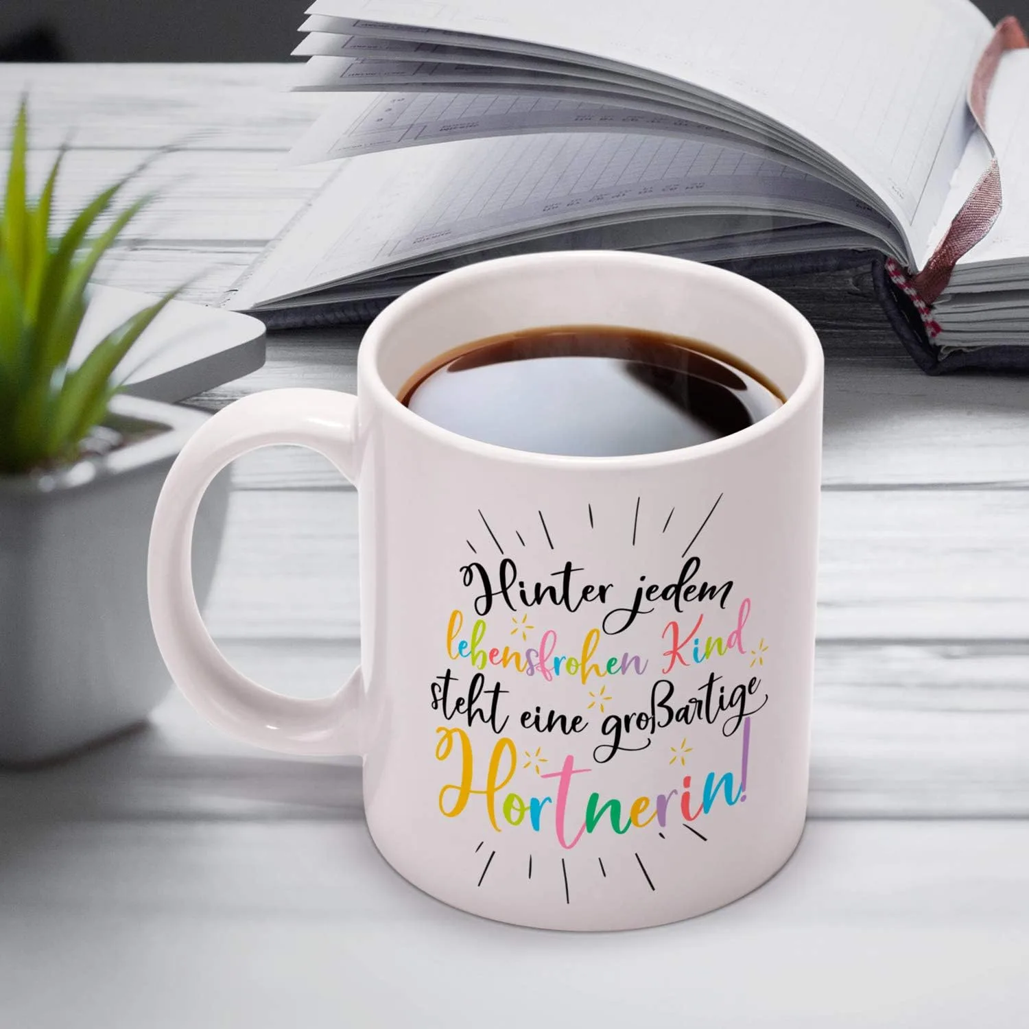 Кружка "Hinter jedem lebensfrohen Kind - Hortnerin on Both Sides Printed with Saying | Gift Idea Horterzieherin Birthday Farewell, White, 330 мл Fashionalarm — фото 4