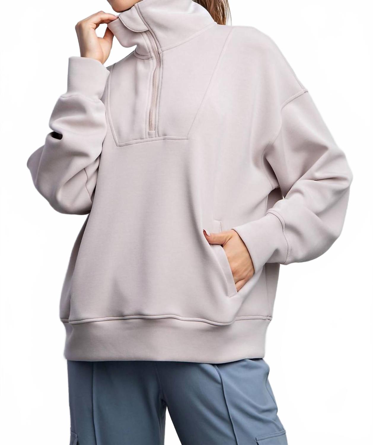 

RAE MODE Пуловер из модала с воротником-стойкой на молнии до середины груди, цвет мокко кремовый